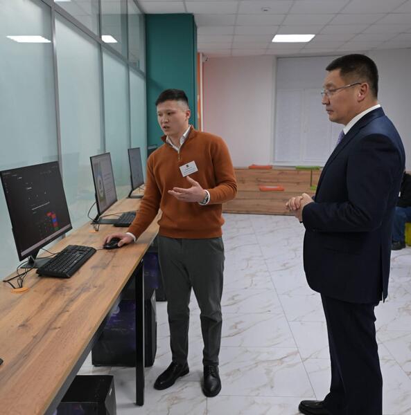 Асаин Байханов посетил региональный Pavlodar Hub и ознакомился с ходом развития IT-экосистемы региона