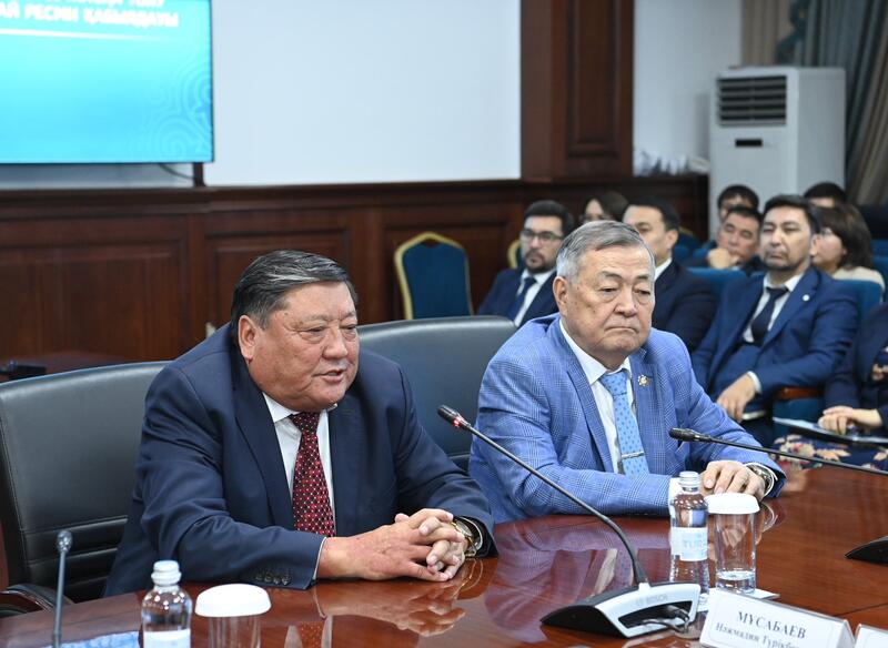 Государственному и общественному деятелю Бакбергену Досманбетову 80 лет