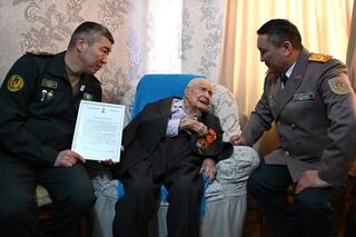 В Алматы фронтовику-связисту исполнилось 100 лет