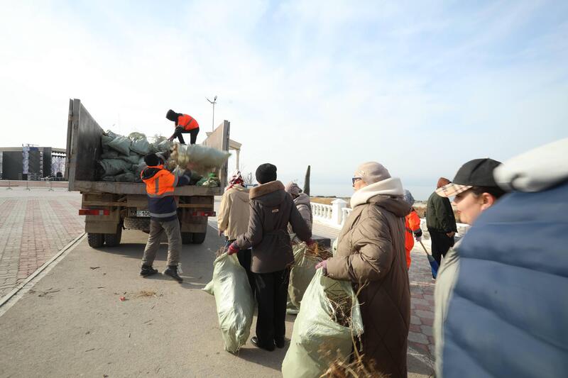 В Мангистауской области в рамках экологической акции «Тазару күні» прошёл масштабный субботник