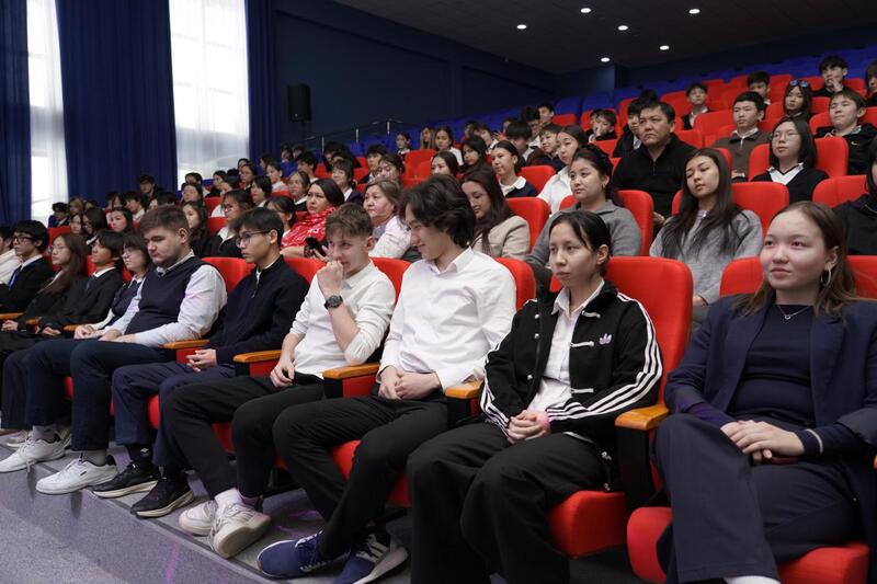 «Закон и порядок»: в Астане для студентов и школьников прошла компьютерная игра «Qarzhy Saqshysy»