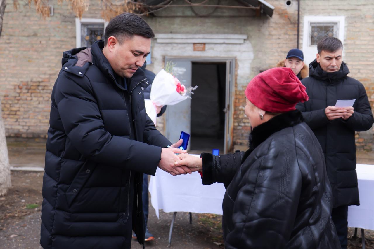 ЗЕЛЁНАЯ БАЛКА: СЕМЬИ ВЕТХОГО ЖИЛЬЯ ПЕРЕСЕЛИЛИ В ШЫМКЕНТЕ