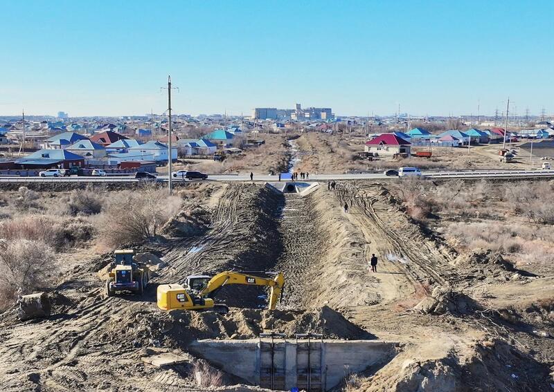 Глава региона ознакомился с ходом реконструкции канала «Кызылжарма» и улицы Сагымбаева