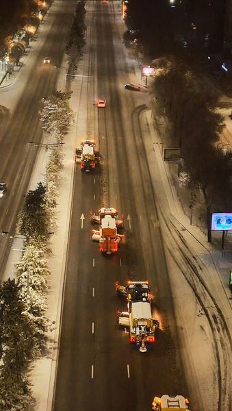 В Алматы коммунальные службы перешли на усиленный режим работы из-за снегопада