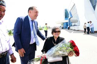 Президент благотворительного фонда «Биби-Ана», заслуженный деятель Казахстана Бибигуль Имангазина прибыла в Актобе