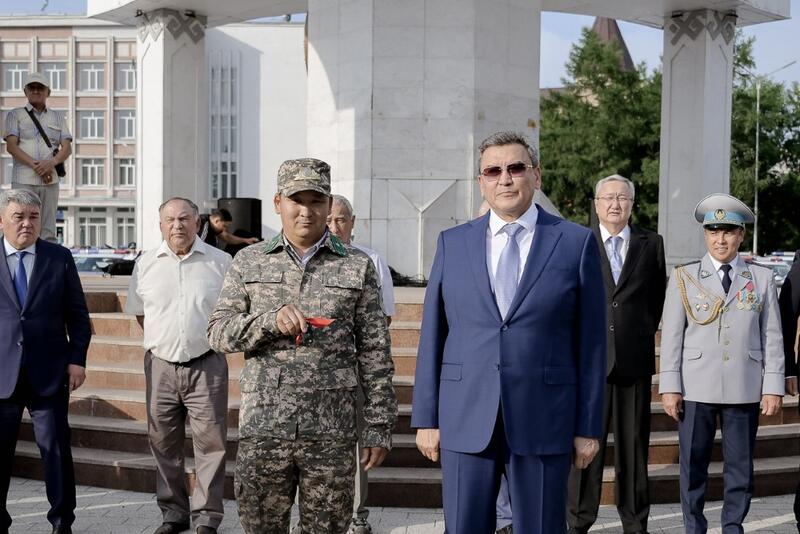 Полицейским Северо-Казахстанской области вручили ключи от 100 новых служебных автомобилей