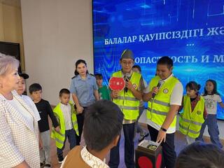 «Безопасное окно» и «Безопасность детей»: в одной из столичных школ проходят разъяснительные занятия