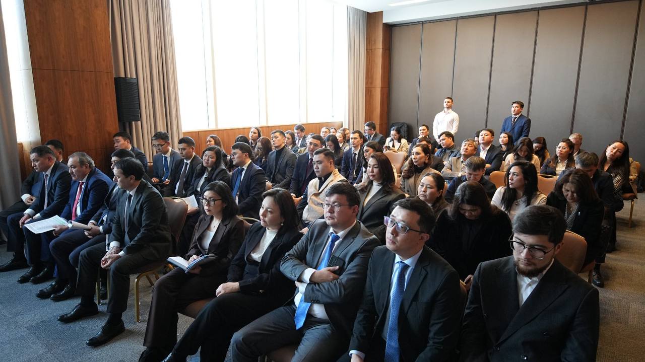 Консультационная встреча со слушателями 5-го потока Школы аналитики при Сенате Парламента Республики Казахстан