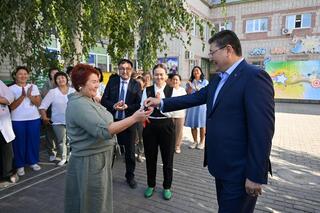 В центр соцуслуг передан новый автобус