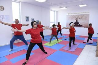 Йога, настольный теннис, тогызкумалак, шахматы: более 500 пенсионеров зарегистрированы открывшемся в Астане Центре