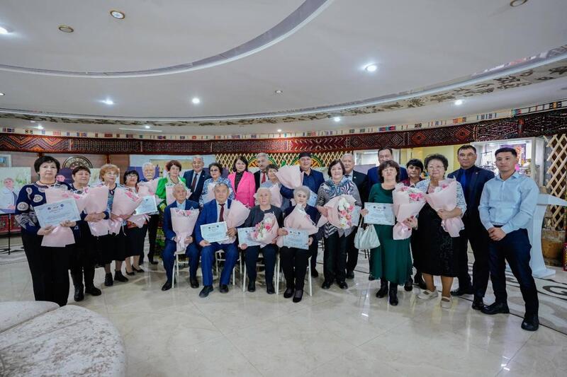 Фотовыставка, концерт и награждение: в столичном Доме дружбы чествовали ветеранов АНК