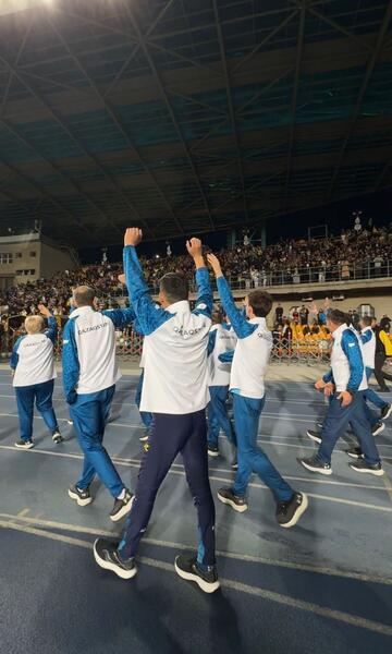 Паралимпийцы — участники зимних Игр стали почётными гостями матча в Алматы