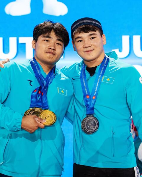 Тяжелая атлетика: Едыге Емберды установил рекорд на чемпионате Азии