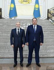 В МИД Казахстана новый Посол Украины вручил копии верительных грамот