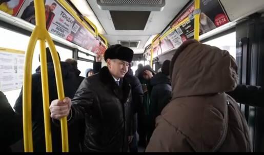 Аким ВКО проверил очистку улиц Усть-Каменогорска от снега и работу транспорта