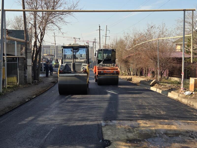 В Наурызбайском районе Алматы обновляют более 47 км дорог