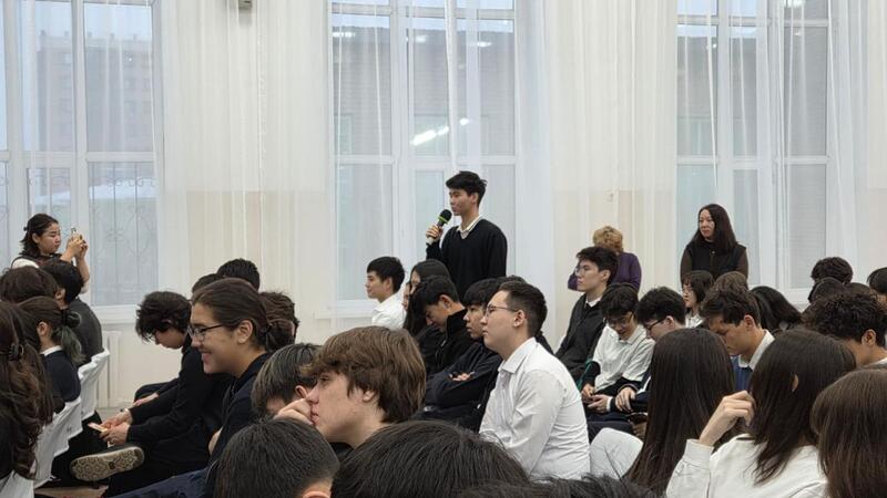 Столичным школьникам рассказали о защите от дипфейков, дропперов и мошеннических схем