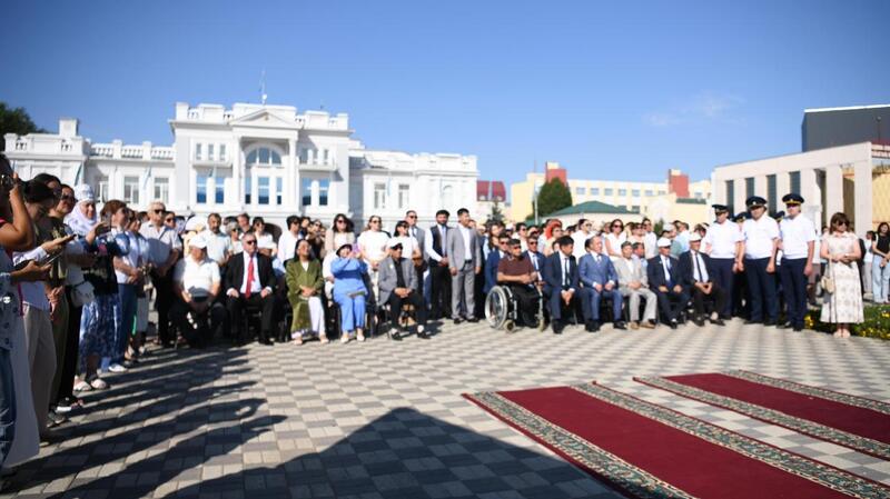 В Уральске почтили память Абая Кунанбайулы к 180-летию со дня его рождения