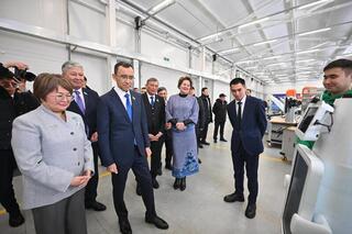 Председатель Сената ознакомился с научно-инновационными проектами университета