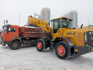 Десятки тысяч кубометров снега вывезли из столицы прошлой ночью
