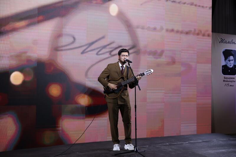 Ербол Карашукеев наградил победителей II республиканского литературного конкурса «Асқақ рухты Әулиеата»