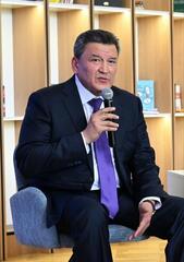 Аким СКО встретился с призерами олимпиад и научных проектов