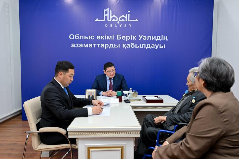 Аким области провел прием жителей Аягозского района по личным вопросам