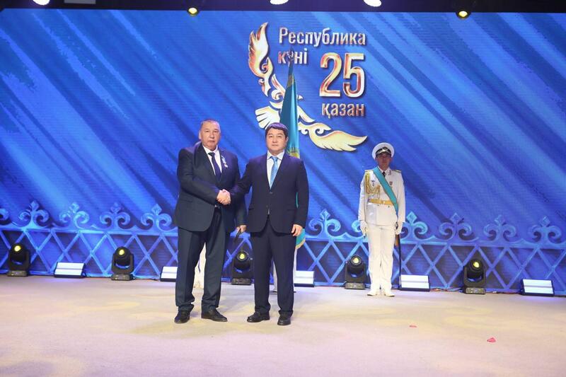 В Мангистау ко Дню Республики прошло торжественное мероприятие