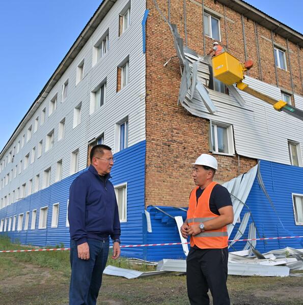 Аким Павлодарской области посетил населенные пункты, пострадавшие от непогоды