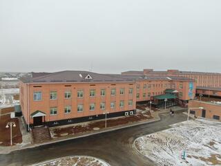 Глава региона осмотрел новую пристройку к центральной больнице