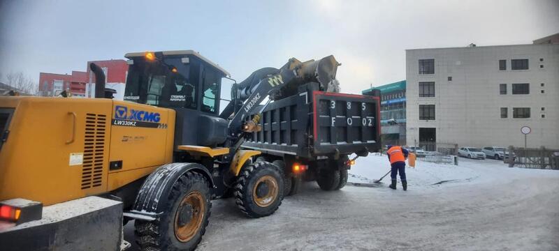 Более 1 300 единиц спецтехники задействованы в снегоуборке в Астане