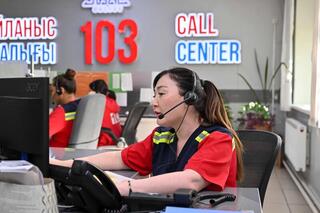 Станции скорой медицинской помощи в области Абай подарили служебный автомобиль