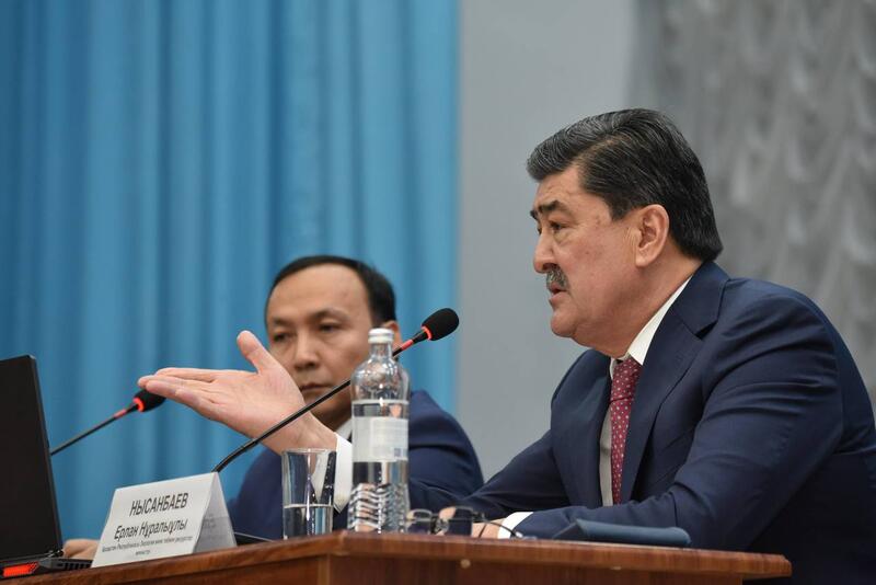 Министр экологии Ерлан Нысанбаев встретился с населением Карагандинской области