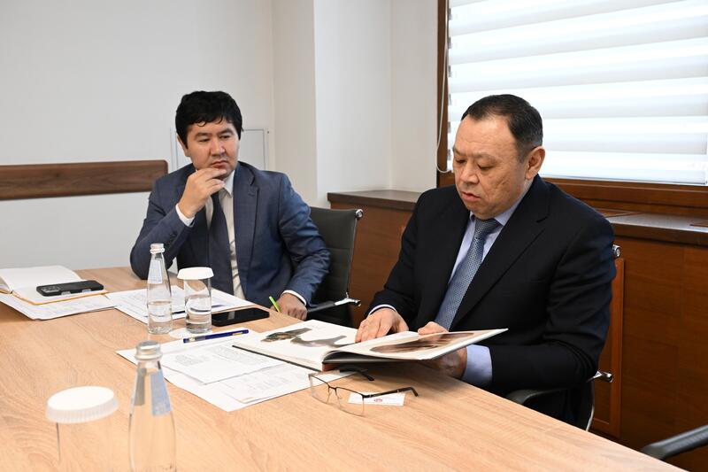 Заместитель акима города Алматы Абзал Нукенов рассмотрел актуальные вопросы горожан