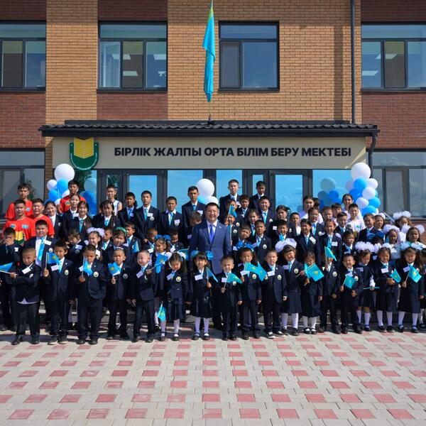 В селе Бірлік Павлодарского района произошло долгожданное событие – свои двери открыла новая школа