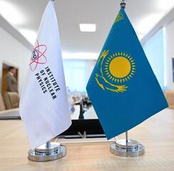 Аким Алматы ознакомился с работой ключевого ядерного института страны