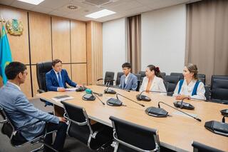 ТУРКЕСТАН: РЕКОРДСМЕНА-ОТЛИЧНИКА ПОЗДРАВИЛИ ОФИЦИАЛЬНО