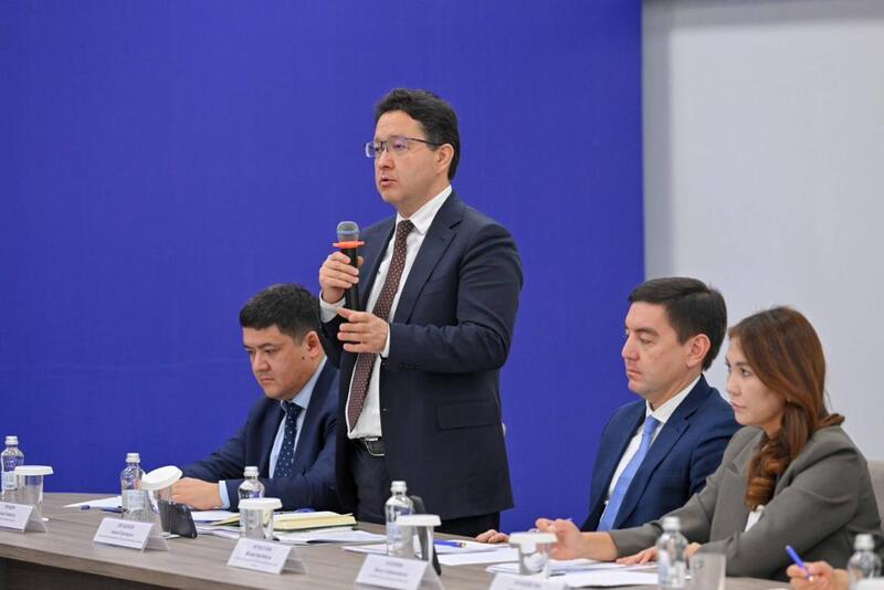 Айдарбек Сапаров обсудил с аграриями области Абай развитие АПК и меры господдержки