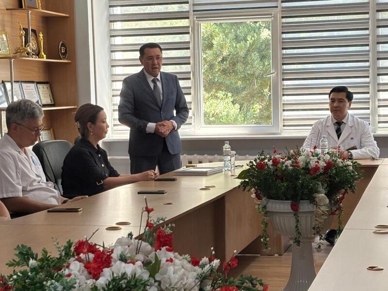 ВРАЧАМ ЦГКБ ВРУЧИЛИ ГРАМОТЫ ЗА ВКЛАД В РАЗВИТИЕ ТРАНСПЛАНТОЛОГИИ