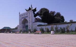 В рамках программы «Таза Қазақстан» в области Жетісу благоустроена территория вокруг Жаркентской мечети