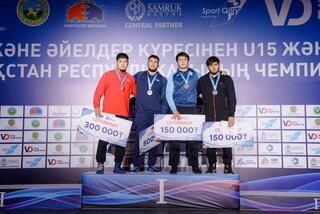 Ризабек Айтмухан стал чемпионом страны в новом весе